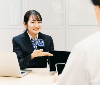 女性