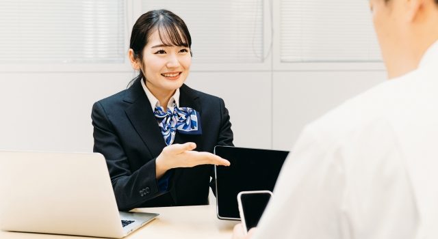 女性